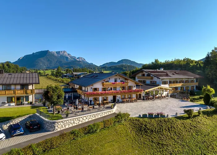 Hotel Hanauerlehen - Ruhige & Zentrale Top-Lage - Mit Schwimmbad, Sauna, Parkplaetze & Cafe - Bayerischer Familienbetrieb