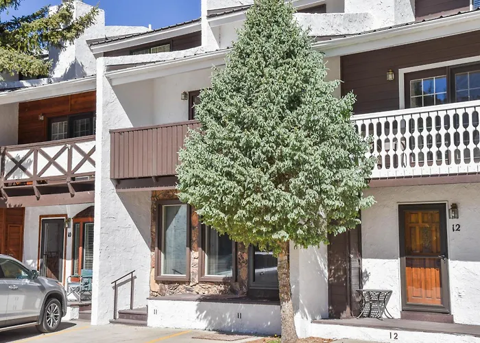 Claim Jumper #11 Townhouse