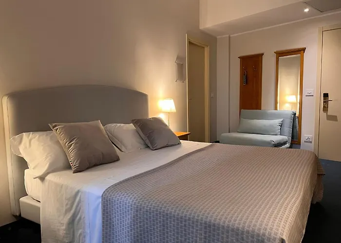 Hotel Dore