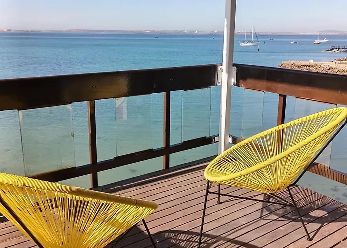 Hoedjiesbaai Hotel
