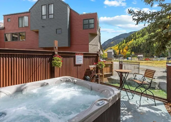 Luxury Condo - Open For Bluegrass