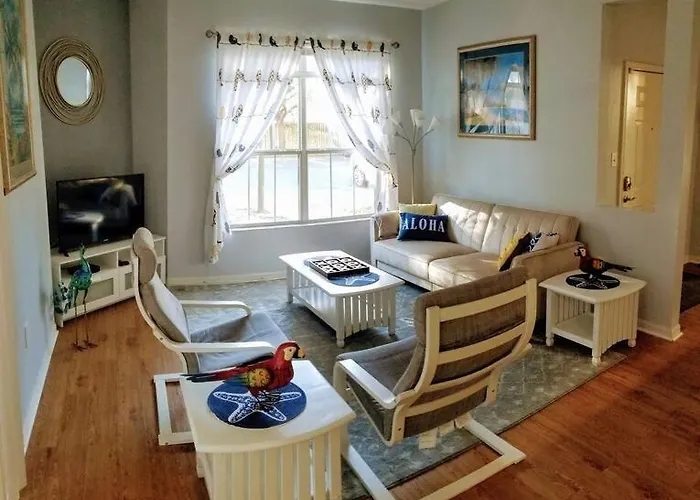 Bright And Spacious 1Bed 1Bath Condo