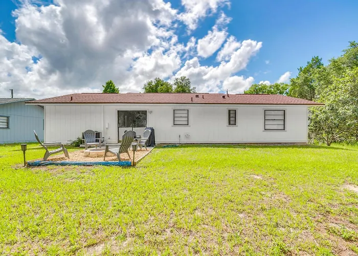2 Mi To State Parks! Crystal River Home W/ Yard