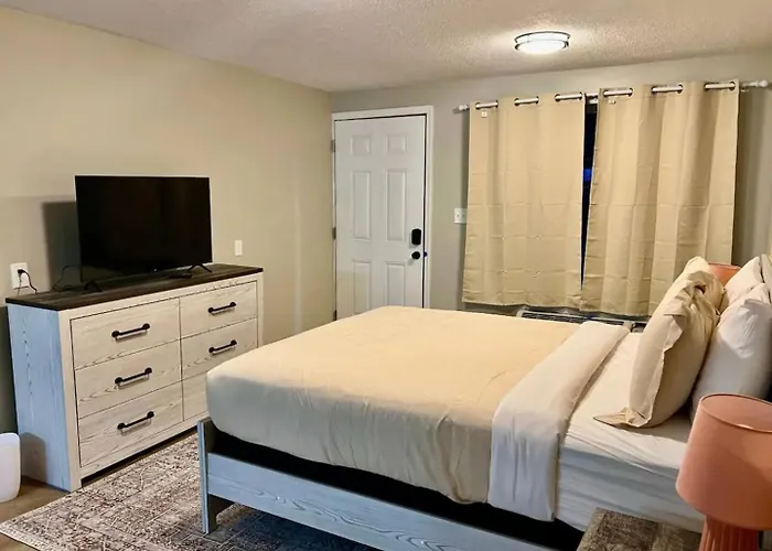 Wildflower Room At The Trailblazer Unit 14