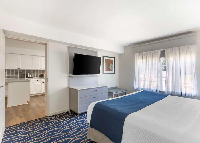 Best Western Plus Lake Lanier Gainesville Hotel & Suites
