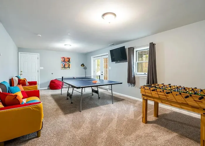 3Br Cabin W Hot Tub & Game Room