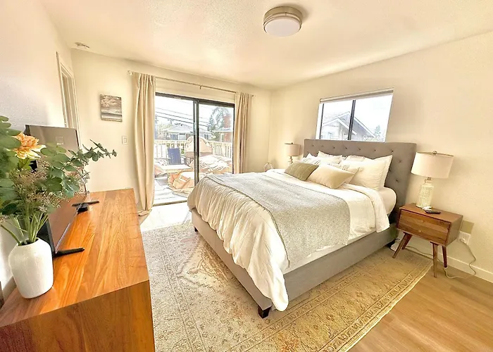 Chic & Cozy Oakland Getaway!
