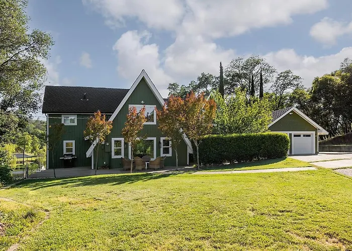 Lakefront Cottage At Lakewood
