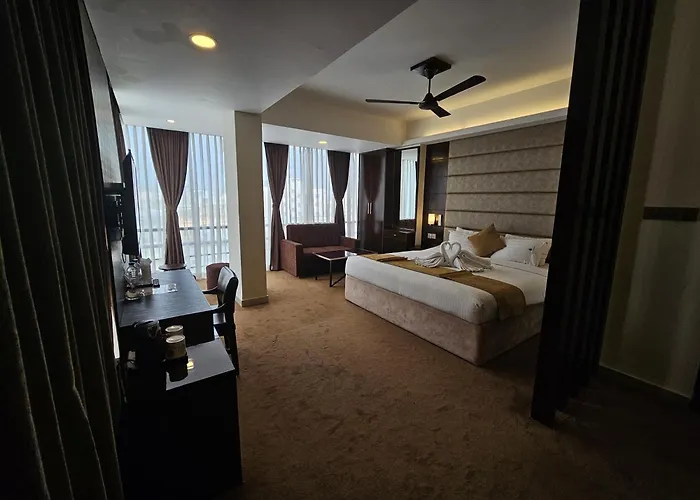 White Park Hotel & Suites