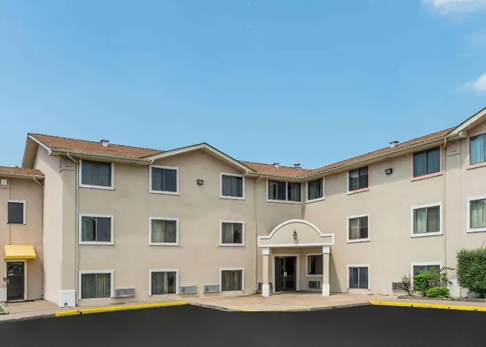 Baymont By Wyndham Bridgeton St Louis