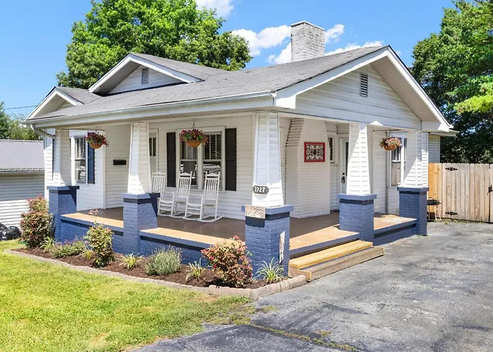 3Br Bristol Retreat - 2 Blocks From State Street