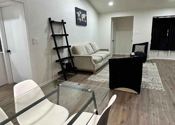 Newly Updated Cozy Home