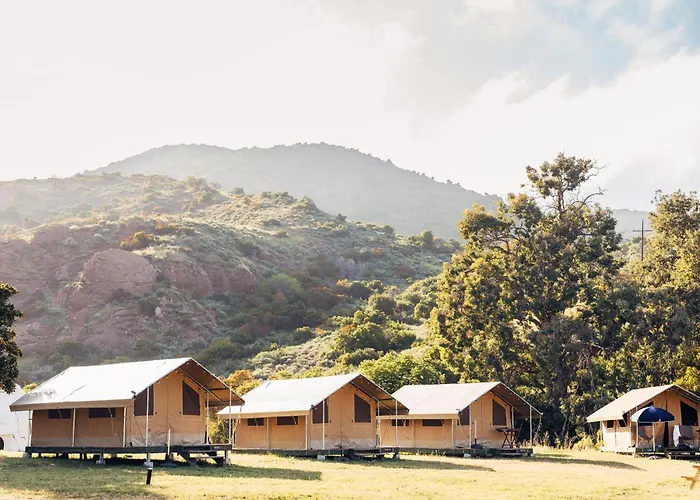 White'S Landing Catalina Camp