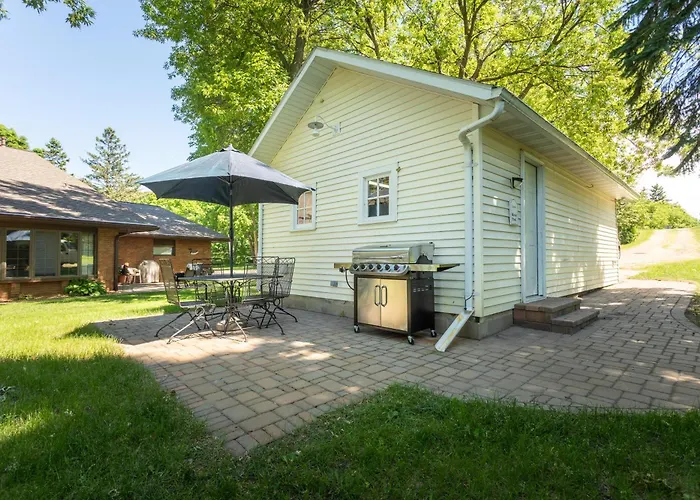 The Cowdry Cottage - Pet-Friendly - Canoe - Bikes