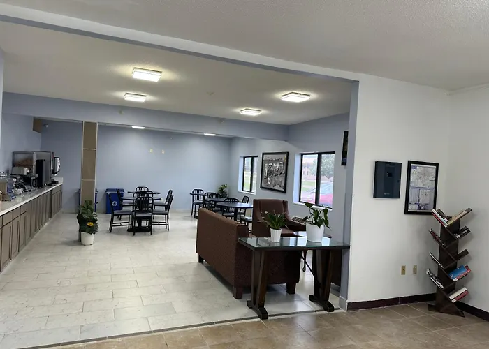 Super 8 By Wyndham Mason City