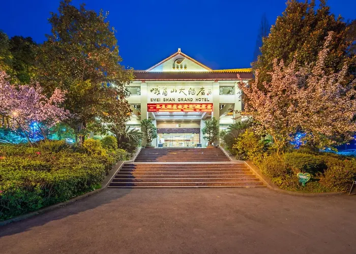 E-Mei Mountain Hotel