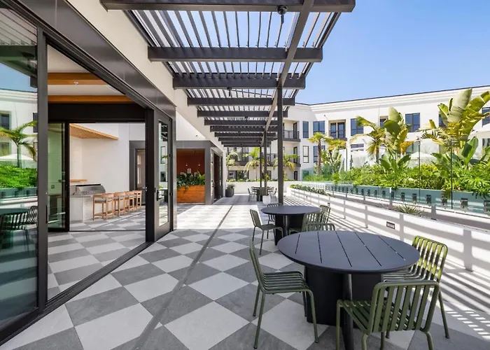 Inglewood 1Br W Sundeck Clubhouse Nr Shopping Lax-1159