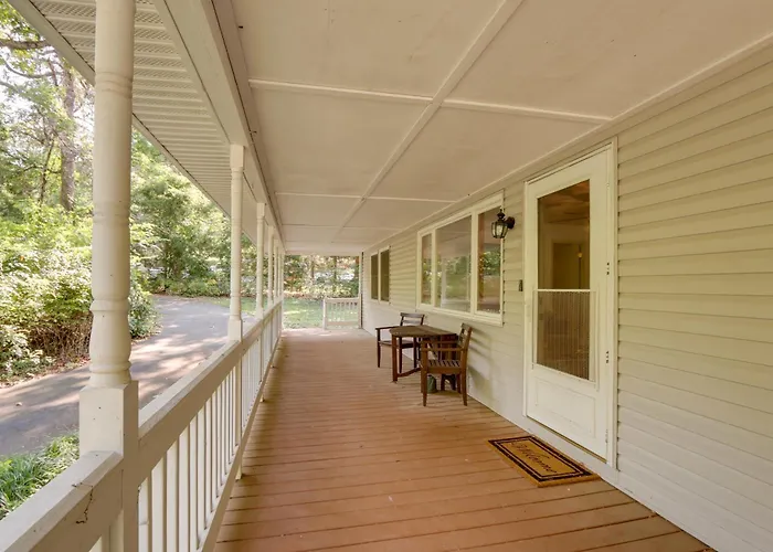 Harpers Ferry Cabin - Walk To Private Lake!