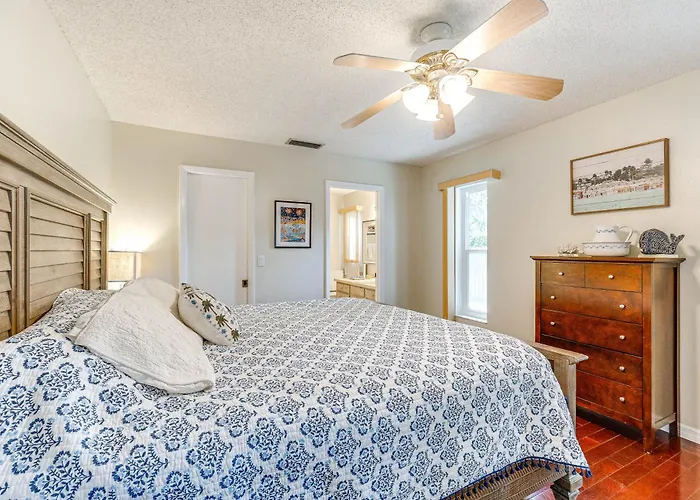Pet-Friendly Home W/ Pool, Close To Venice Beaches
