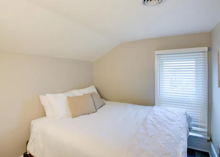 Coastal Comfort & Golfers' Paradise In Sheboygan!