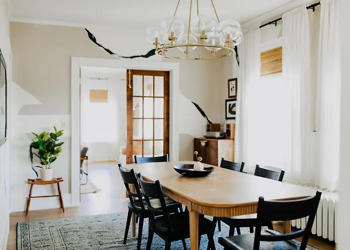 New! Boutique Inspired 2Br Loft, Lake Geneva