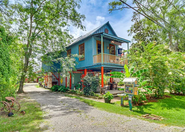 Eclectic Mandeville Home: Walk To Lakefront Park