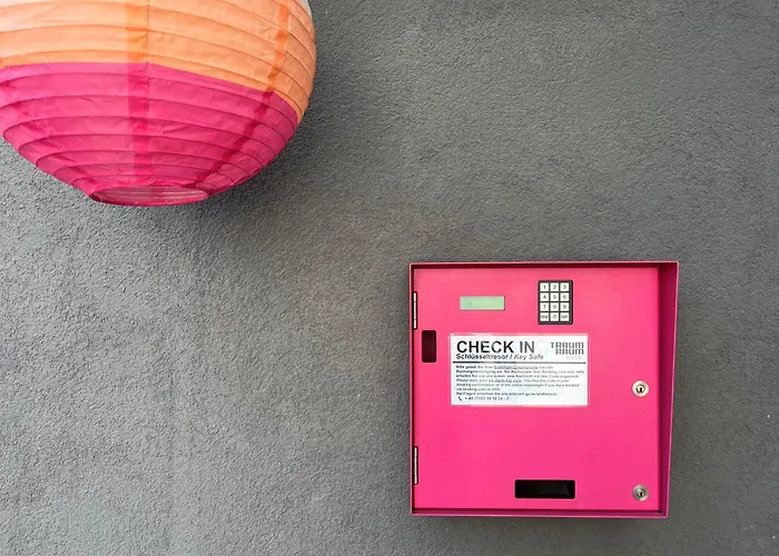 Hotel Traumraum - "Self Check In"