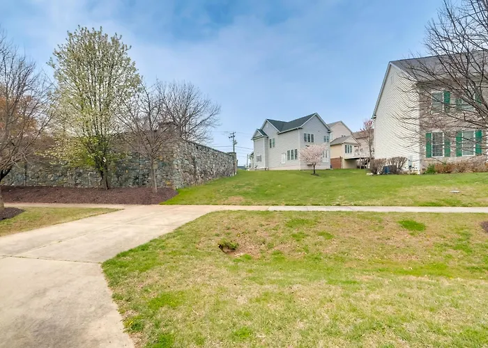 Pet-Friendly Dc Area Condo W/ Yard!