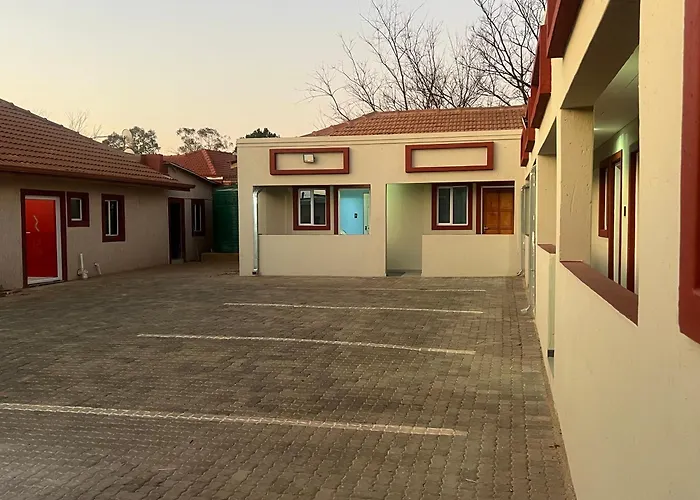 Goldwell Airport Lodge