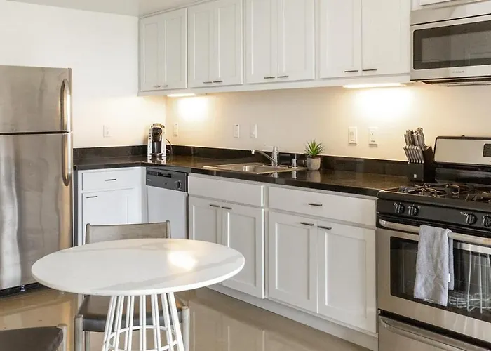 Landing Modern Apartment With Amazing Amenities