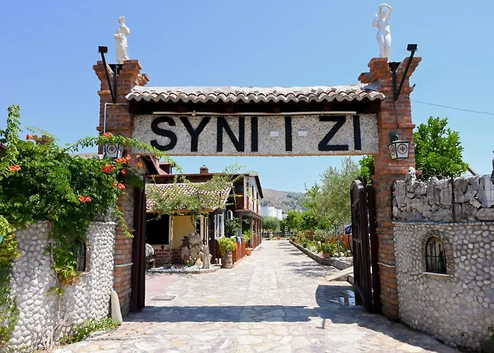 Bujtina Syni Zi "Keshtjella" - Shengjin
