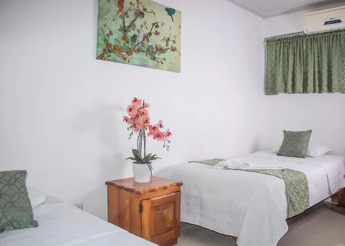 Hotel Golfito