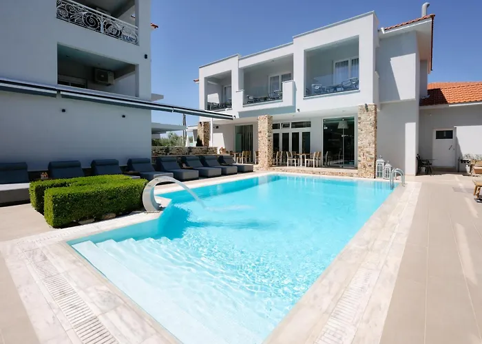 Metsikas Residence