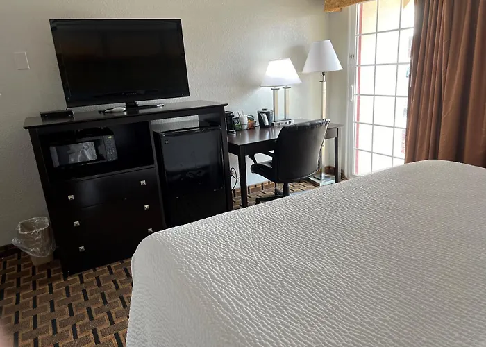 Days Inn By Wyndham Joplin