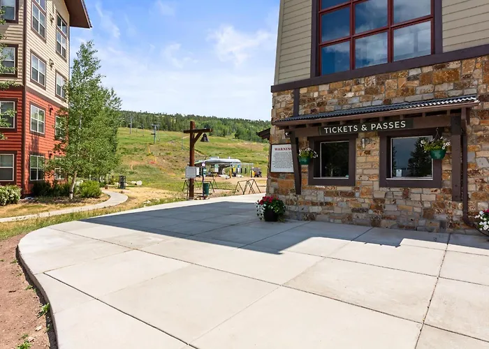 Aspen Meadows Condo In The Beautiful Area Of Granby Ranch!