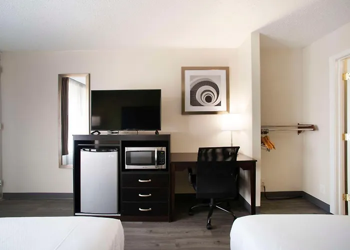 Quality Inn & Suites Vandalia Near I-70 And Hwy 51