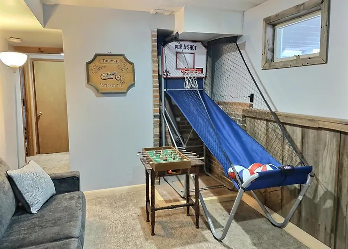 The Big Lebearski - Ac, Grill, Fire Pit, Hot Tub!