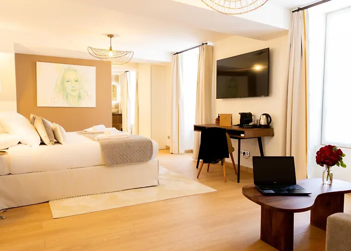 Le Central Boutique Hotel