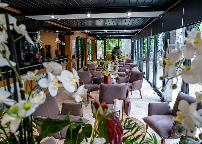 Domaine De Monrecour - Hotel & Restaurant - Proche De Sarlat