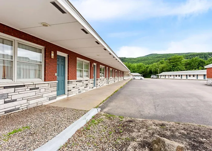 Rodeway Inn Gorham Riverside