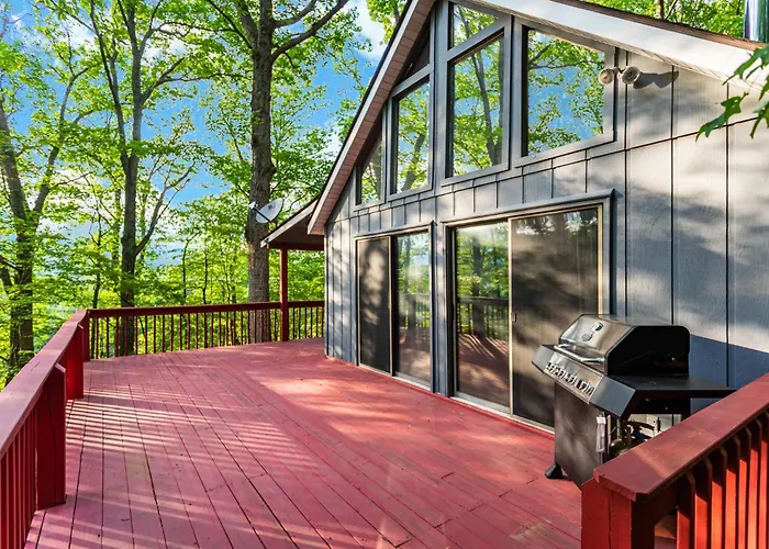 Mountain Cabin W Hot Tub & Deck
