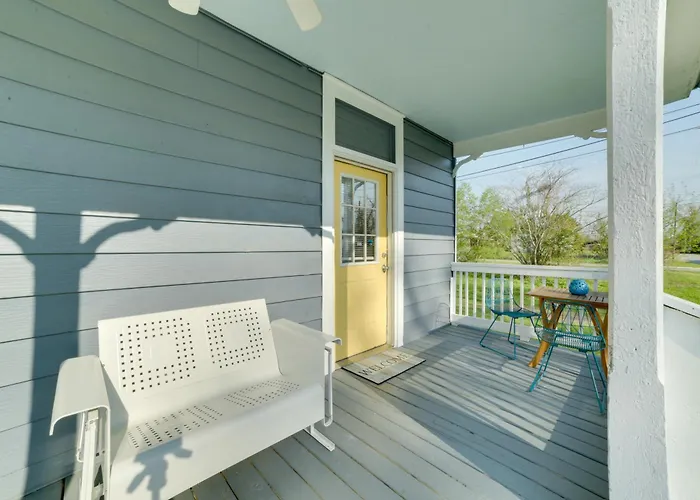 Cozy Thomasville Cottage - Walk To Downtown!