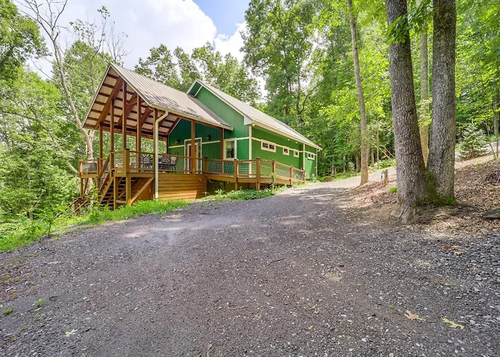 Pet-Friendly West Jefferson Home W/ River View!