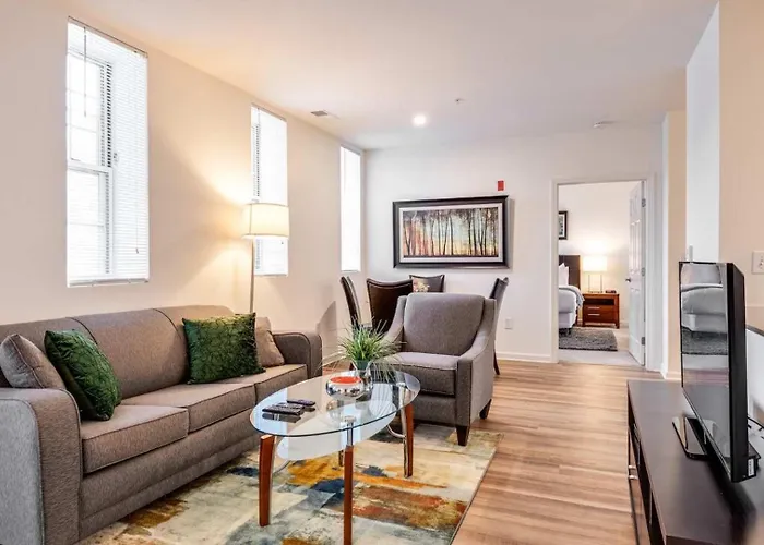 Gorgeous Apt With Kitchen