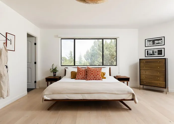Modern Mosaics- Joshua Tree Chef Home On Hill Spa