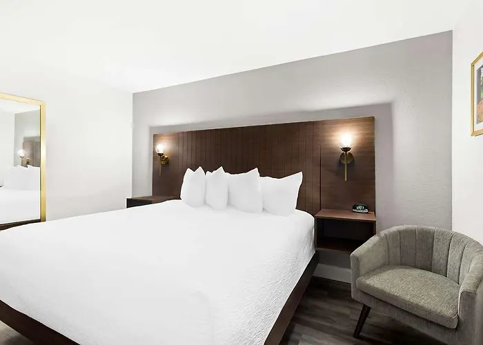Surestay By Best Western Groves