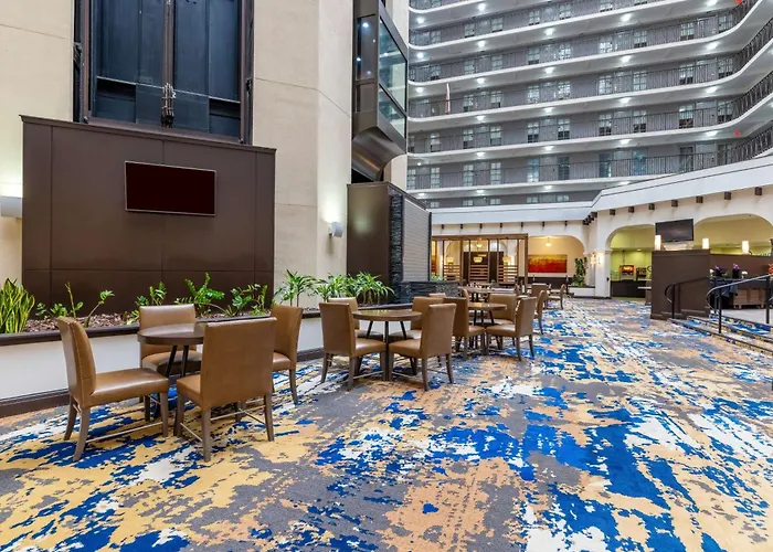 Embassy Suites By Hilton Tulsa I-44