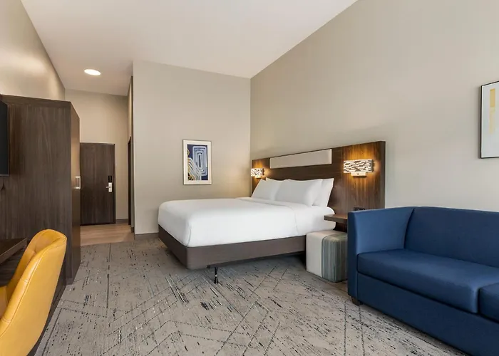 Holiday Inn Express & Suites Rhinelander By Ihg