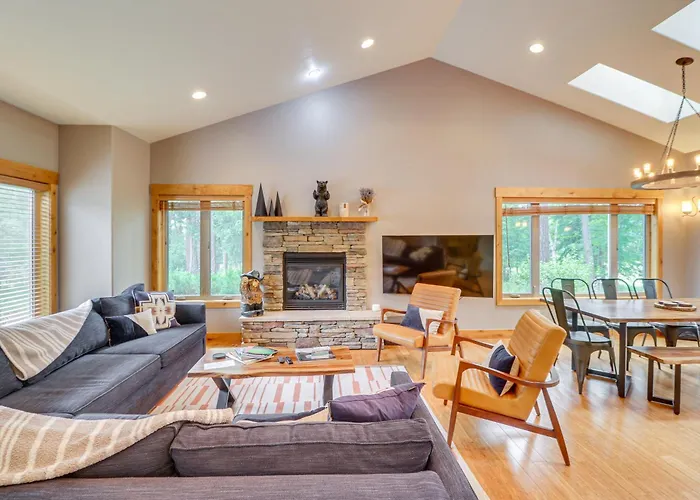 Pet-Friendly Columbia Falls Home W/ Gas Grill!