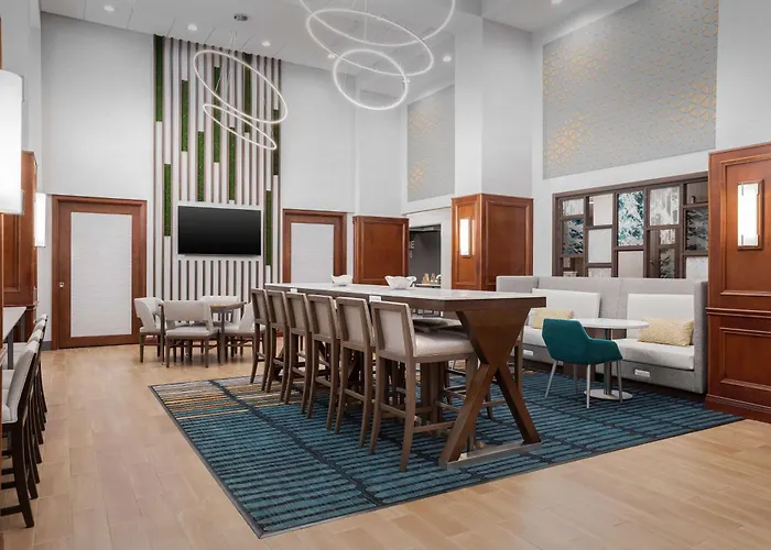 Hampton Inn & Suites Atlanta-Six Flags
